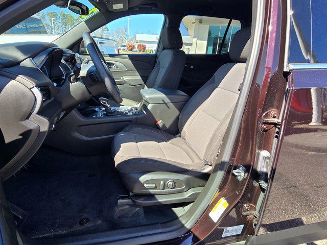 used 2023 Chevrolet Traverse car, priced at $29,550
