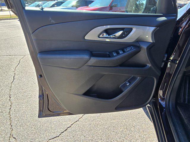 used 2023 Chevrolet Traverse car, priced at $29,550