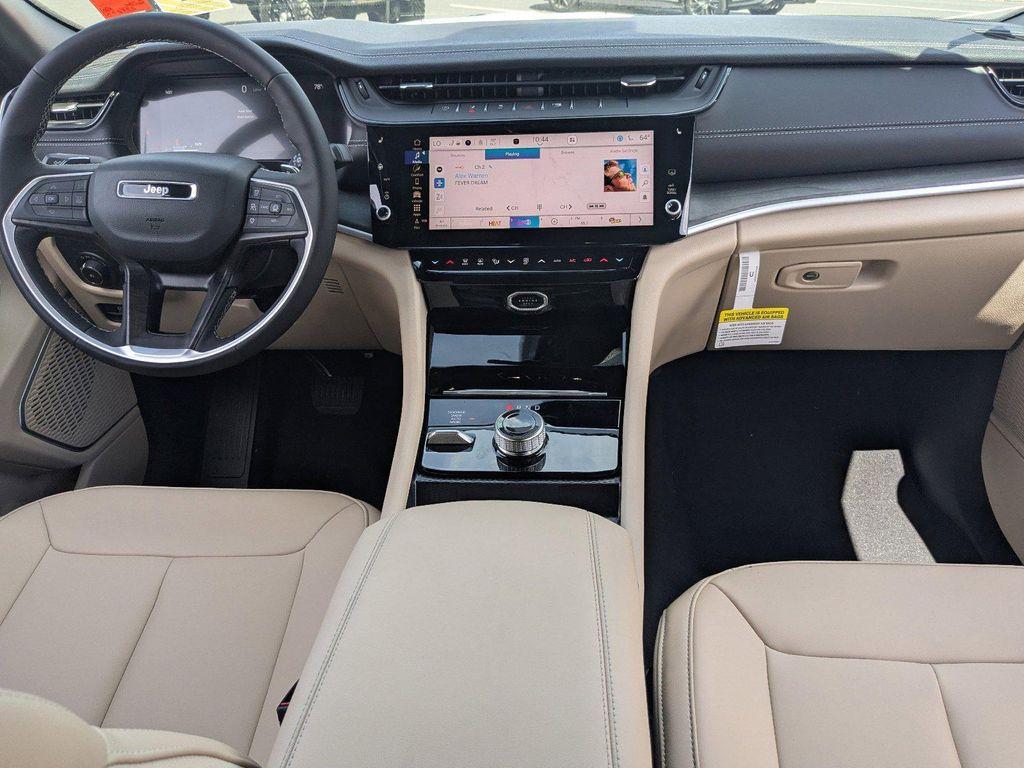 new 2026 Jeep Grand Cherokee car, priced at $43,400
