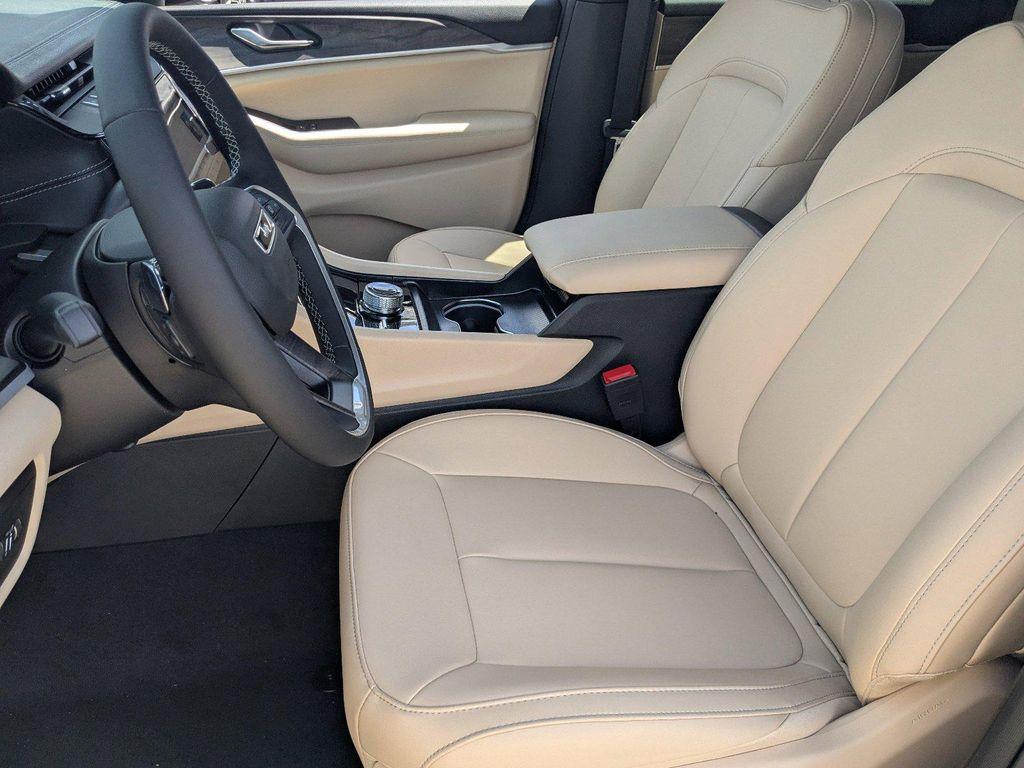new 2026 Jeep Grand Cherokee car, priced at $43,400