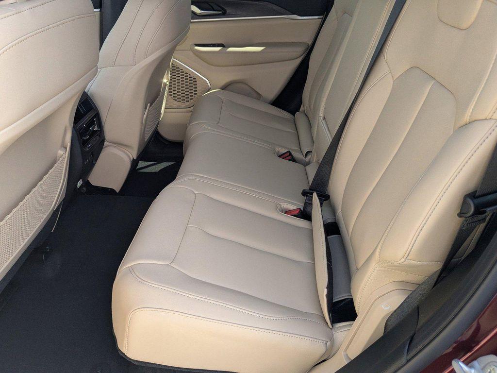 new 2026 Jeep Grand Cherokee car, priced at $43,400
