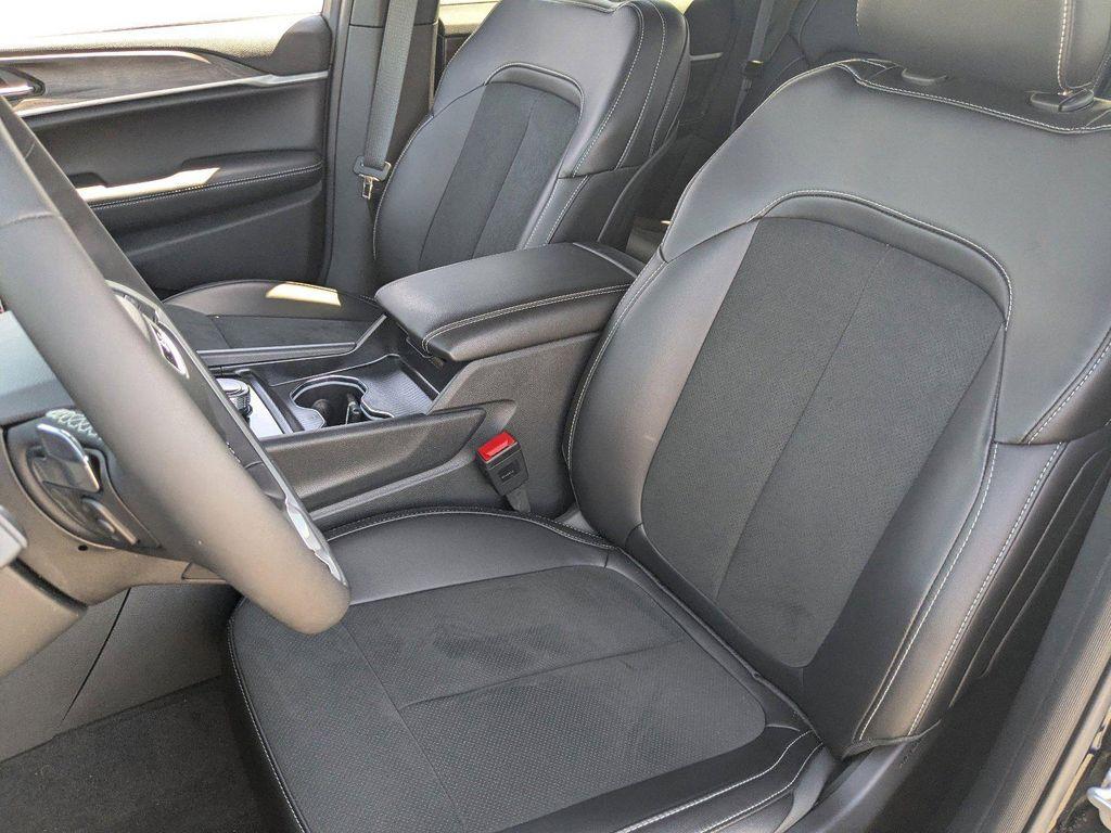 new 2026 Jeep Grand Cherokee car, priced at $39,020
