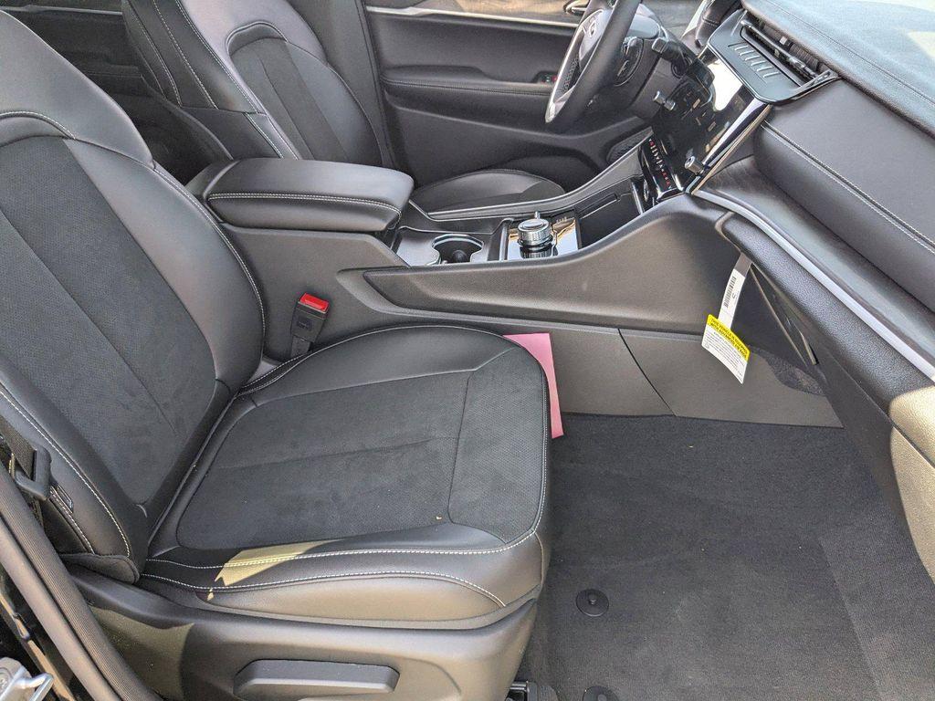 new 2026 Jeep Grand Cherokee car, priced at $39,020