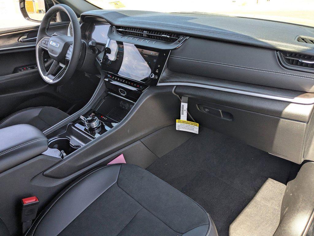 new 2026 Jeep Grand Cherokee car, priced at $39,020