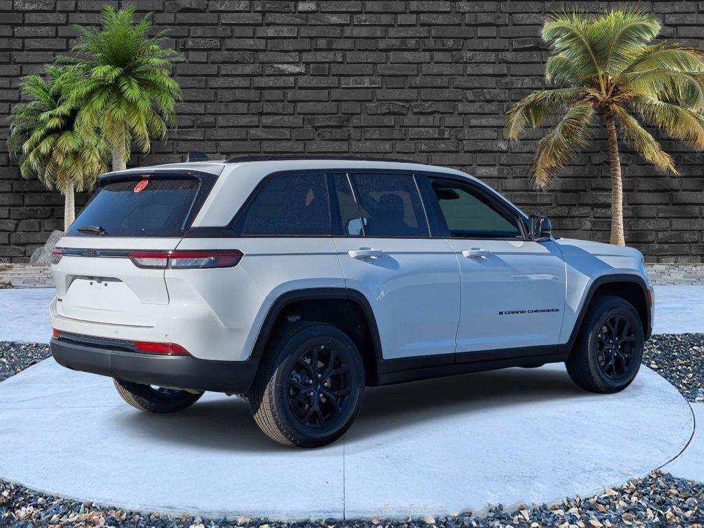 new 2025 Jeep Grand Cherokee car, priced at $35,485