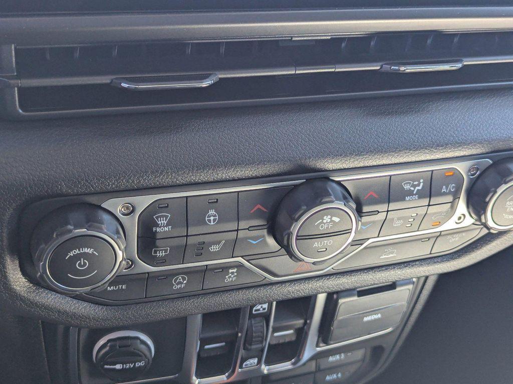 new 2026 Jeep Gladiator car, priced at $40,765