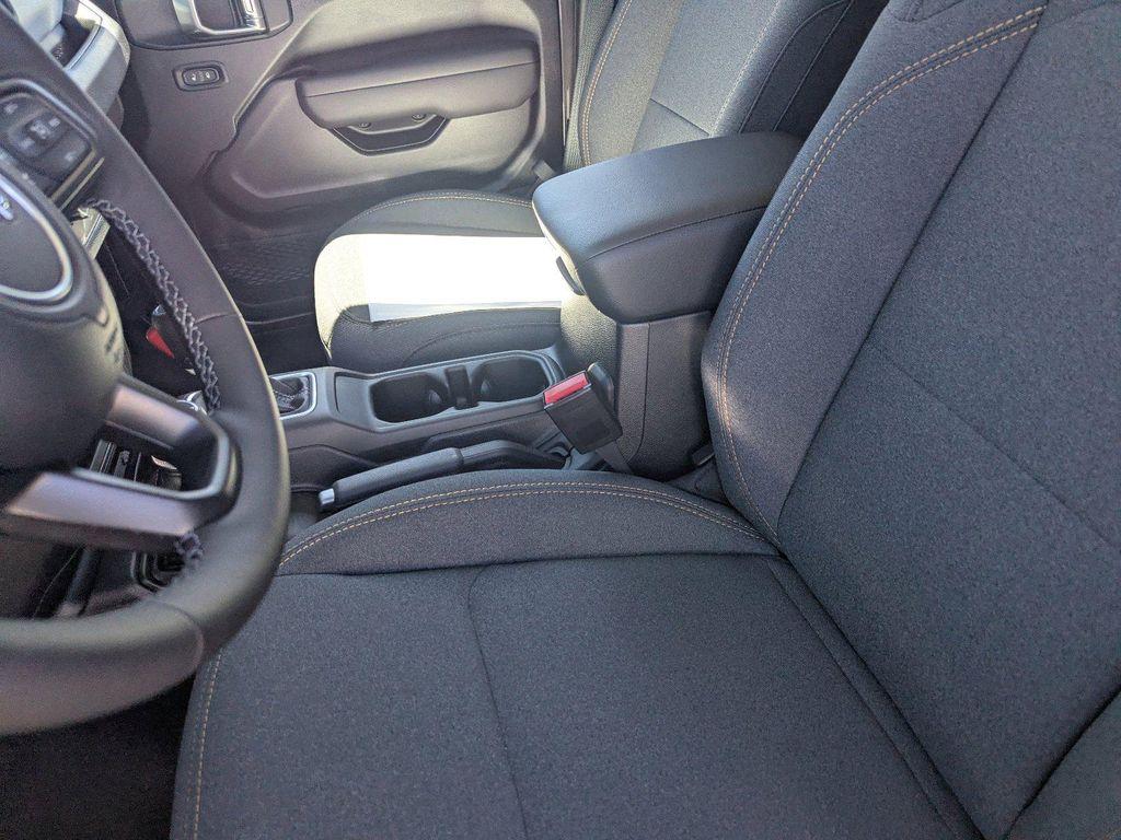 new 2026 Jeep Gladiator car, priced at $40,765