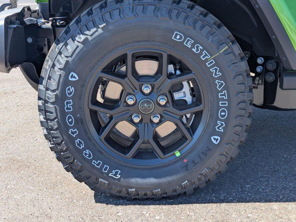 new 2026 Jeep Gladiator car, priced at $43,000