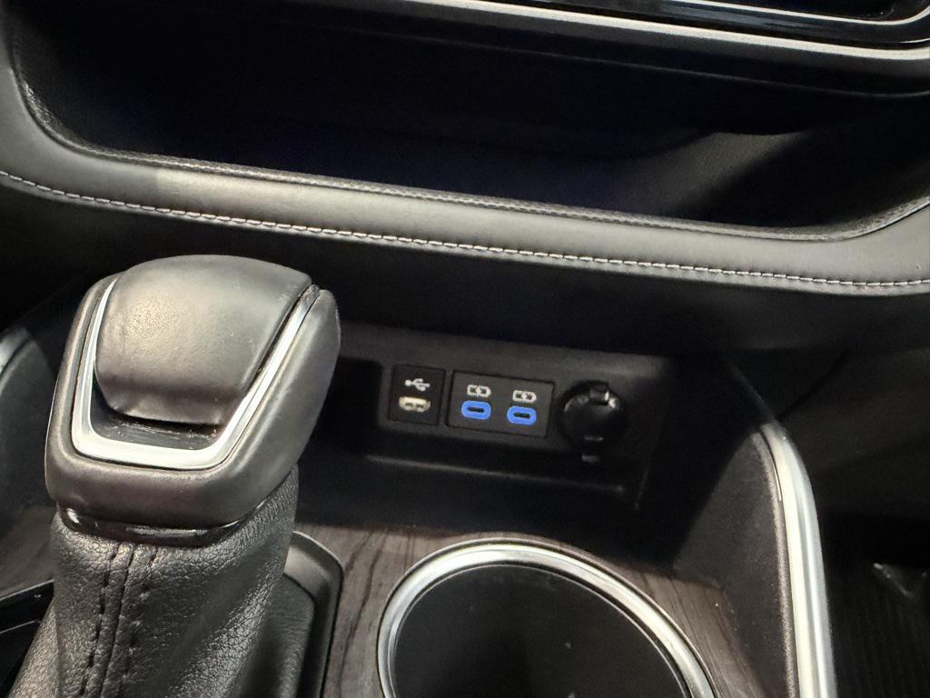 used 2022 Toyota Highlander car, priced at $34,488
