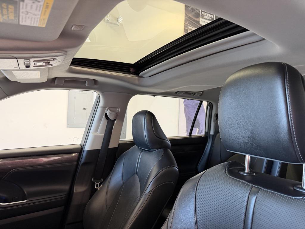 used 2022 Toyota Highlander car, priced at $34,488