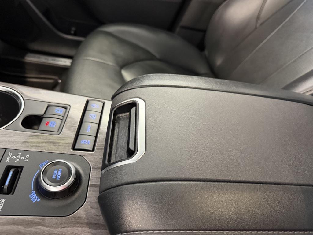 used 2022 Toyota Highlander car, priced at $34,488