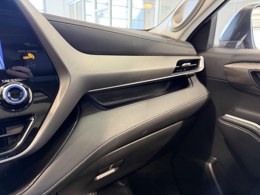 used 2022 Toyota Highlander car, priced at $34,488