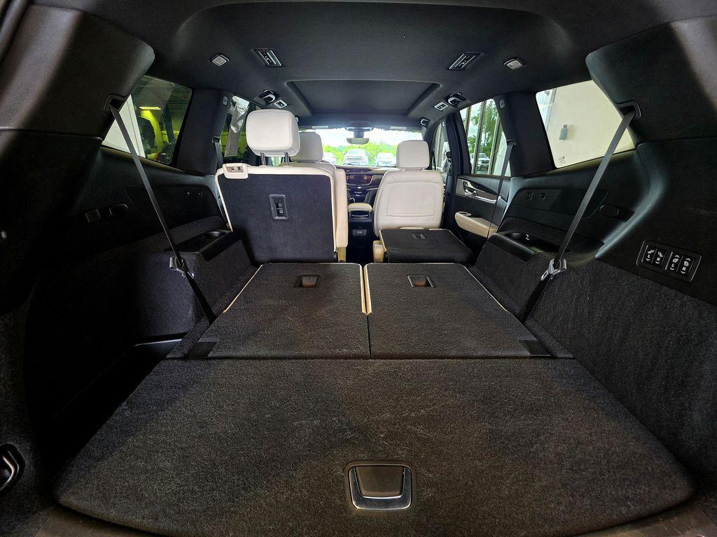 used 2023 Cadillac XT6 car, priced at $40,887