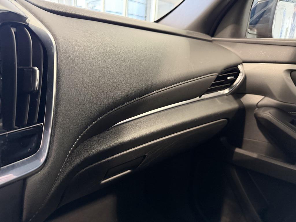 used 2023 Chevrolet Traverse car, priced at $23,987