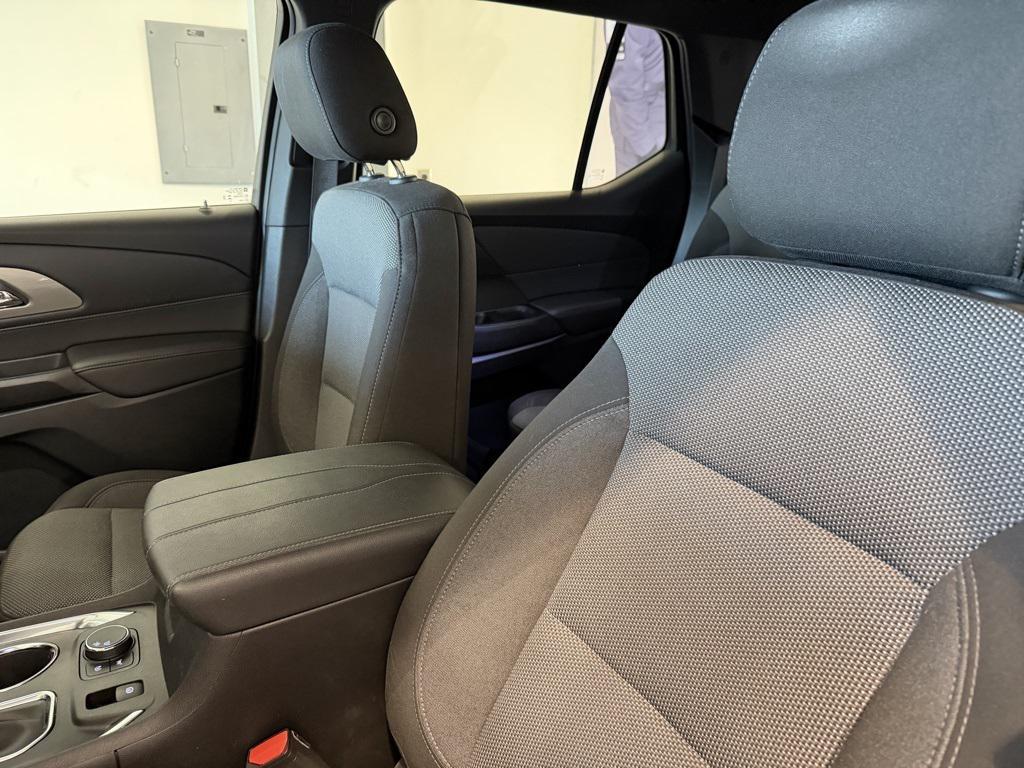 used 2023 Chevrolet Traverse car, priced at $23,987