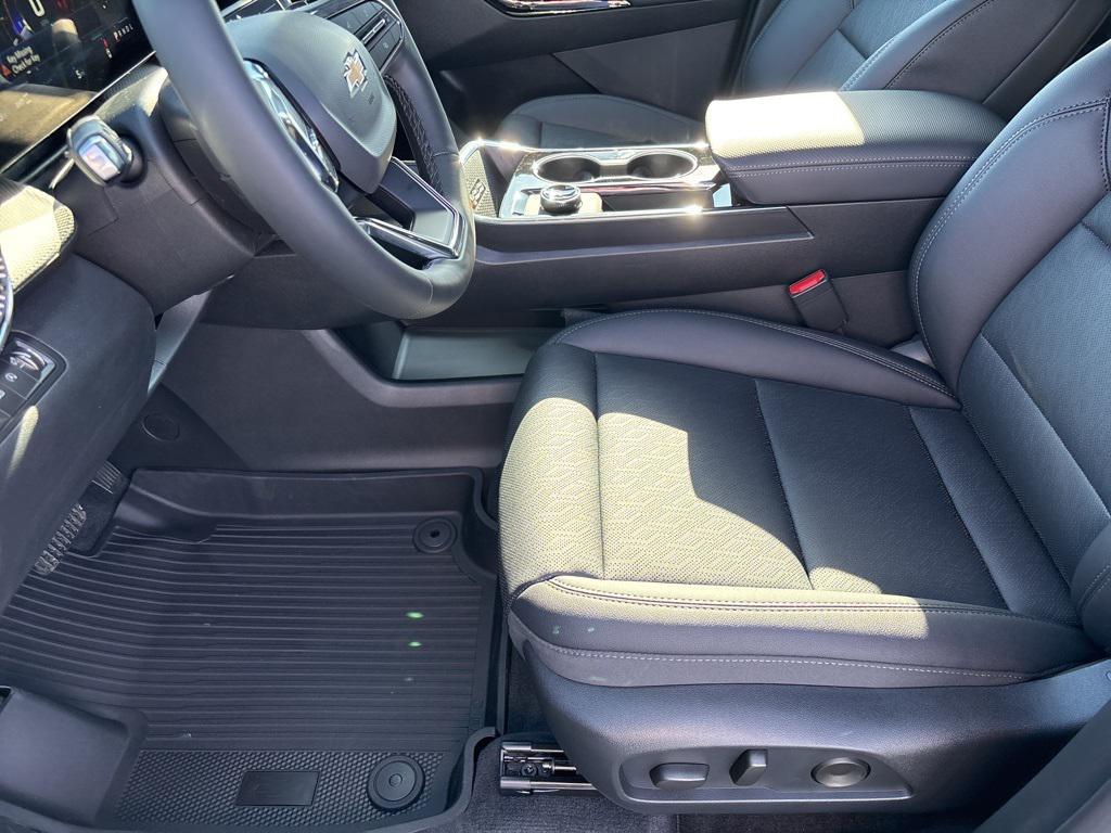 new 2026 Chevrolet Equinox car, priced at $33,230