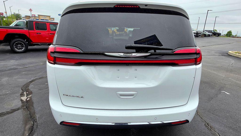 used 2025 Chrysler Pacifica car, priced at $30,488