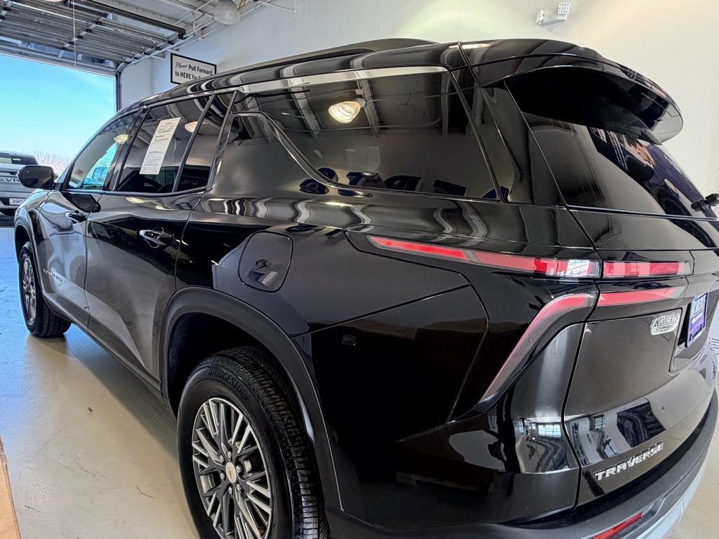 used 2025 Chevrolet Traverse car, priced at $34,987
