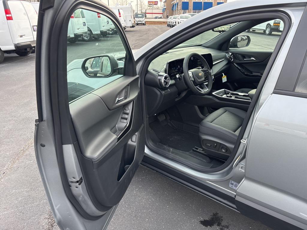 new 2026 Chevrolet Equinox car, priced at $31,815