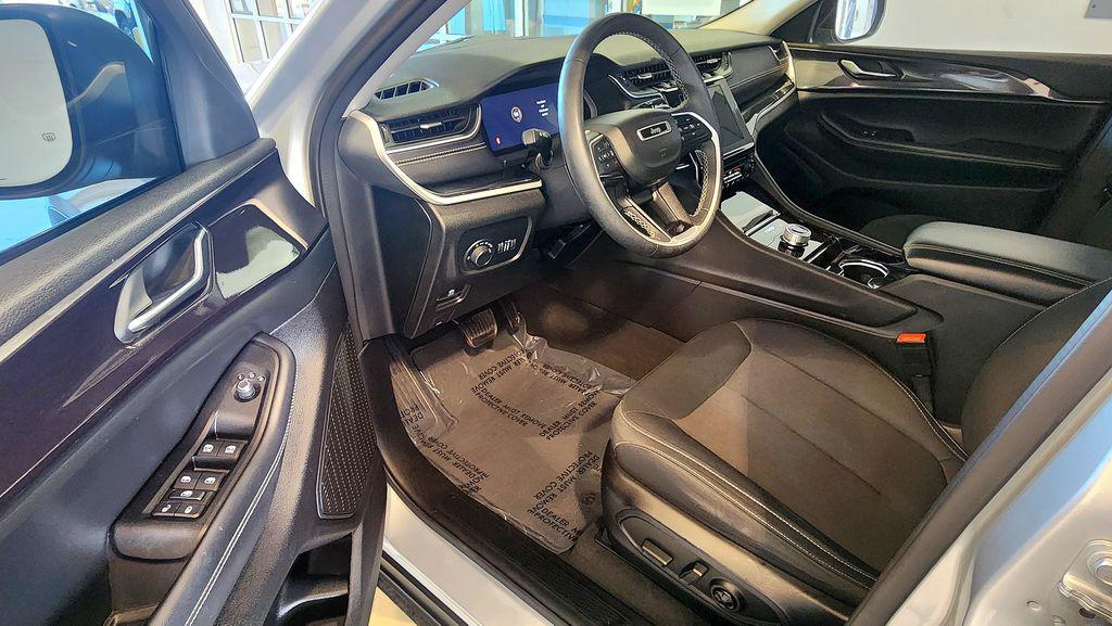 used 2023 Jeep Grand Cherokee car, priced at $24,488