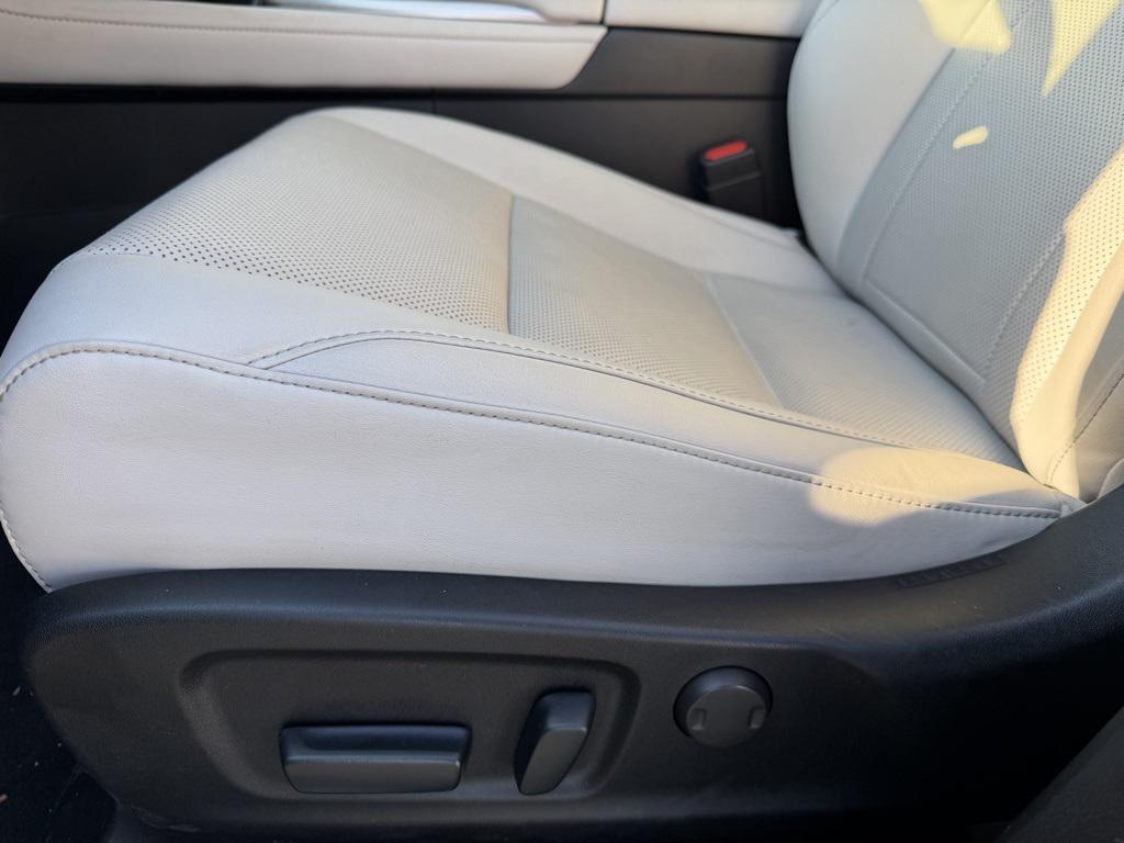 used 2022 Lexus RX 350L car, priced at $40,896