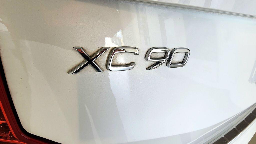 used 2021 Volvo XC90 car, priced at $22,987