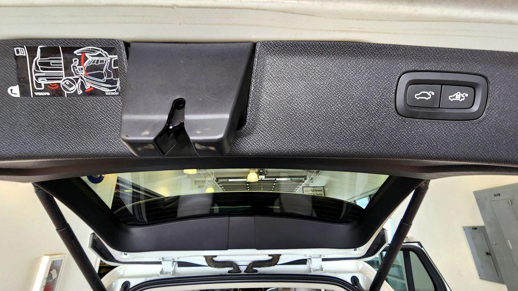 used 2021 Volvo XC90 car, priced at $22,987