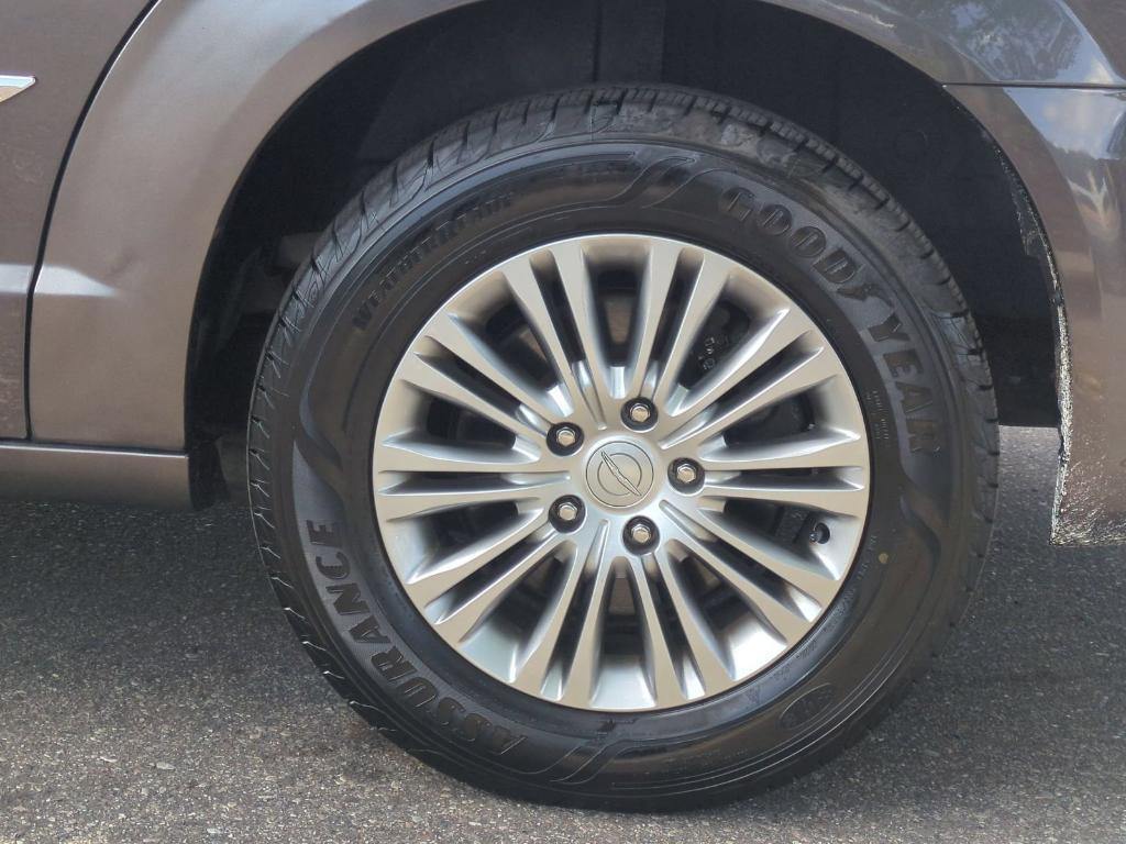 used 2015 Chrysler Town & Country car, priced at $9,944