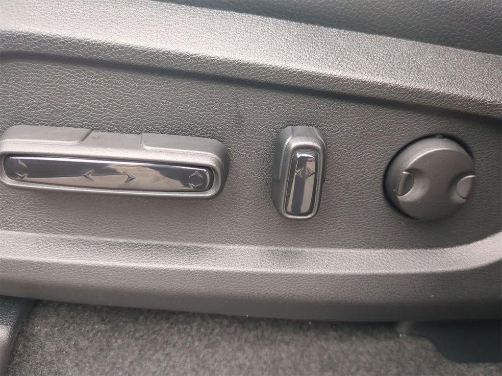 new 2025 Honda Pilot car, priced at $48,932