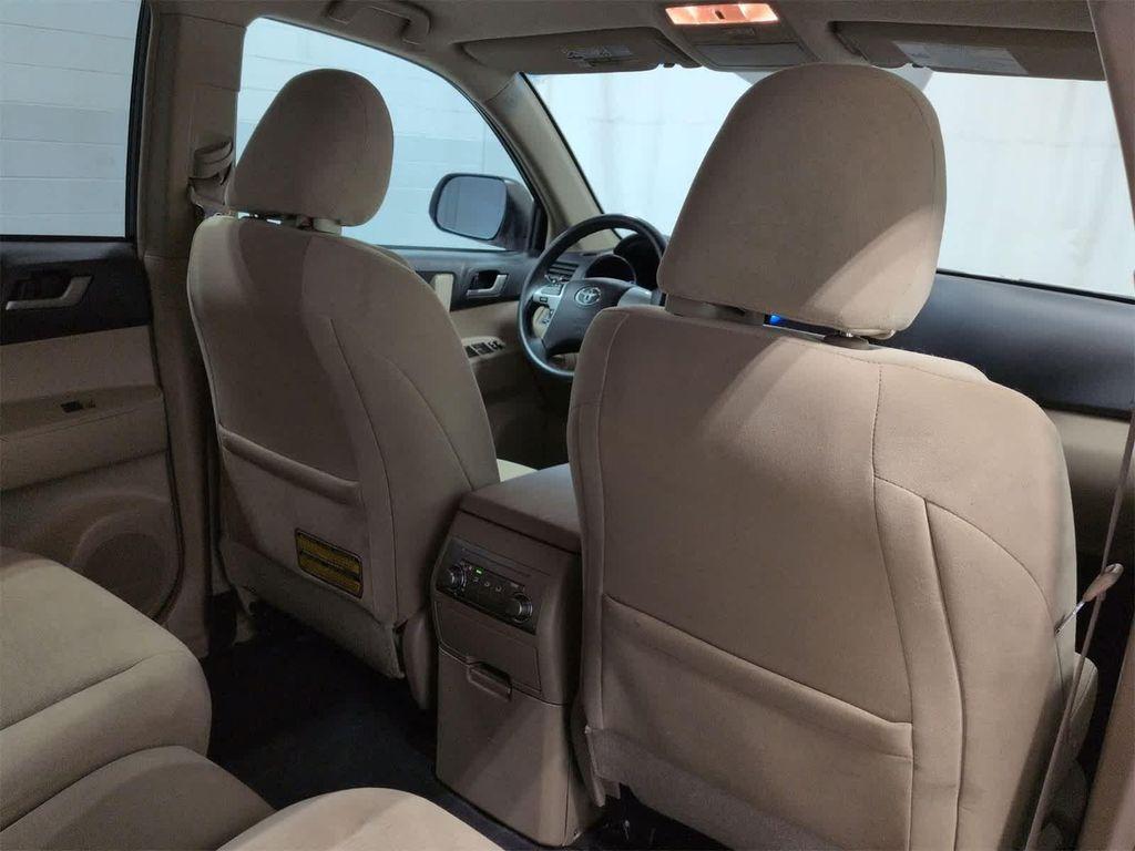 used 2013 Toyota Highlander car, priced at $11,758