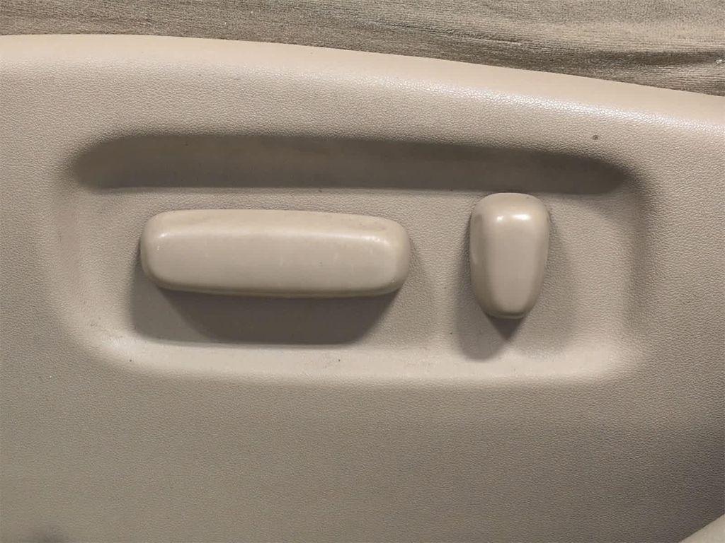 used 2013 Toyota Highlander car, priced at $11,758