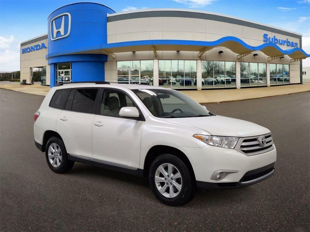 used 2013 Toyota Highlander car, priced at $11,758