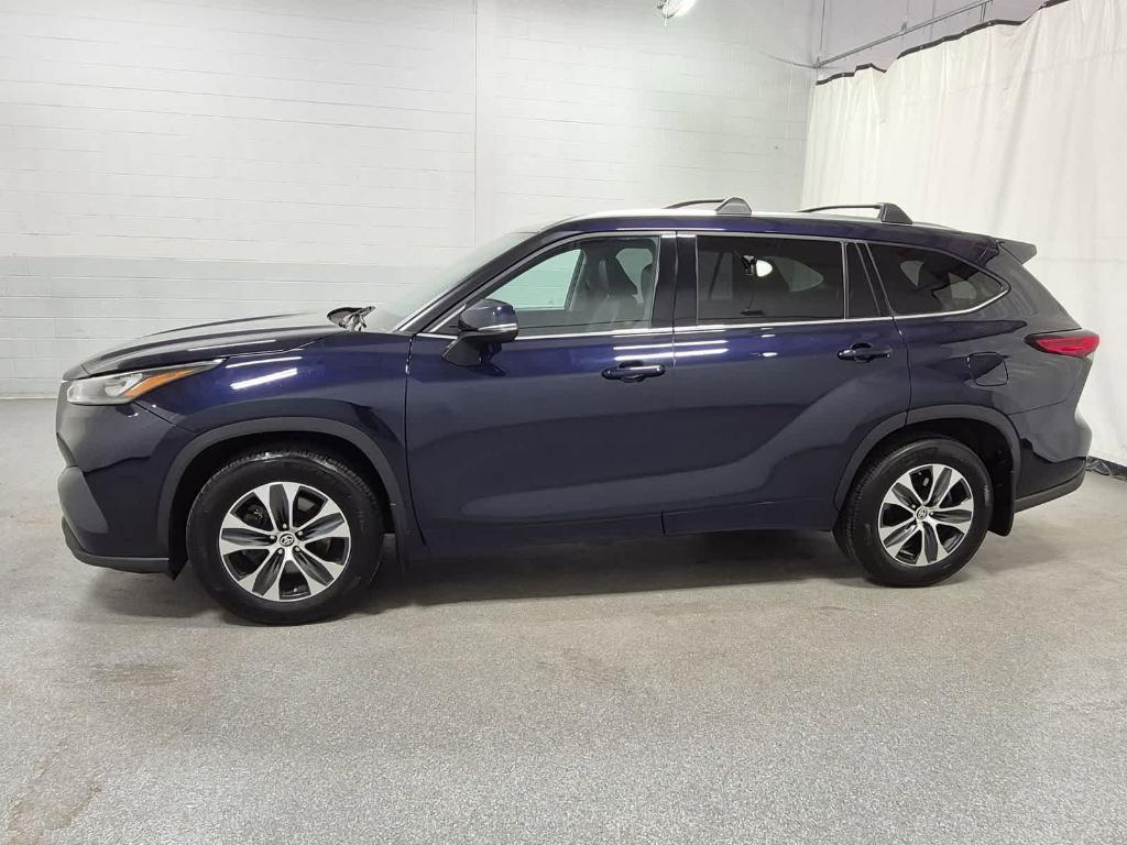 used 2020 Toyota Highlander car, priced at $24,998