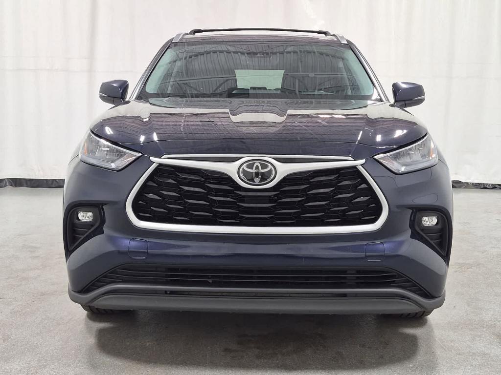used 2020 Toyota Highlander car, priced at $24,998