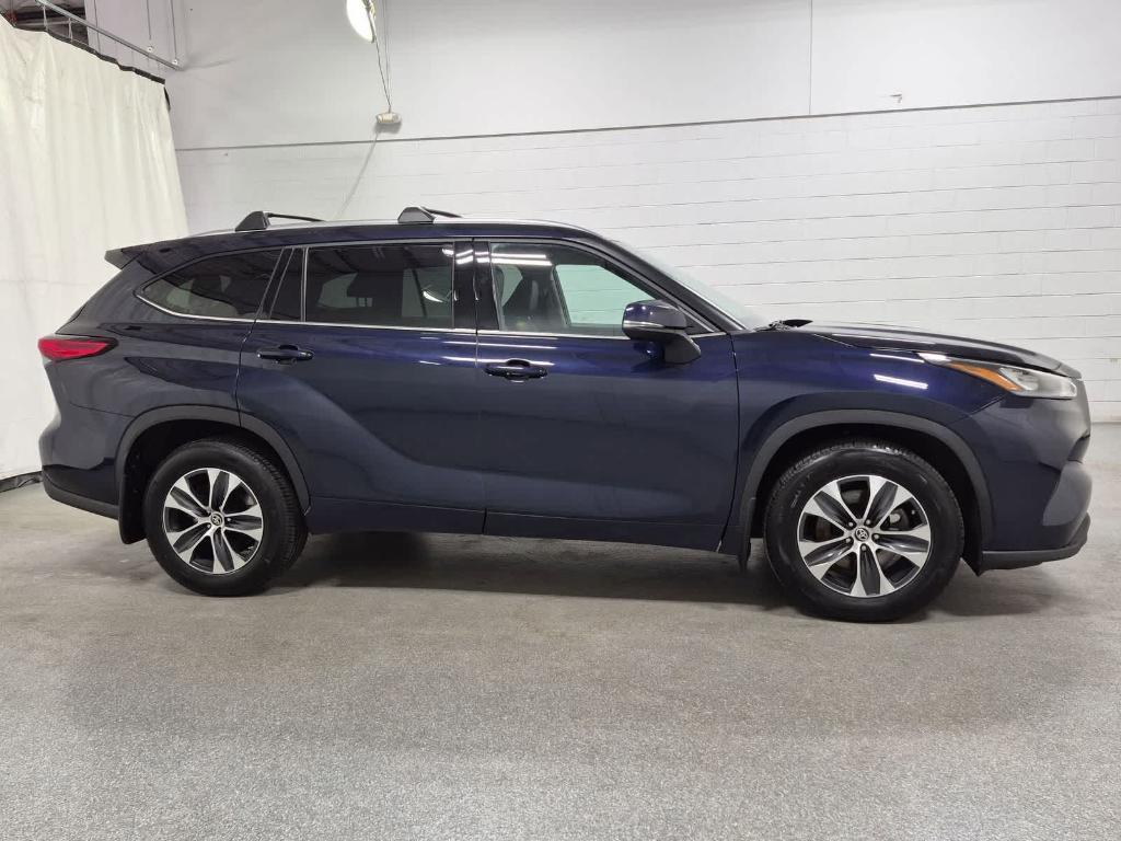 used 2020 Toyota Highlander car, priced at $24,998