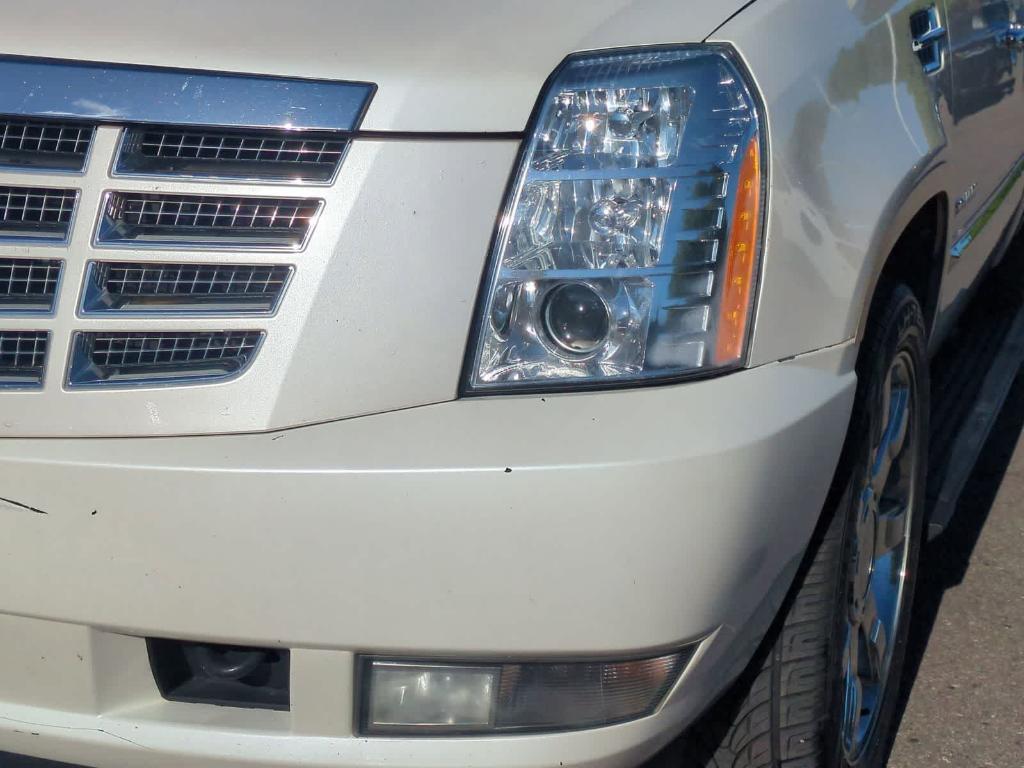 used 2011 Cadillac Escalade car, priced at $6,545