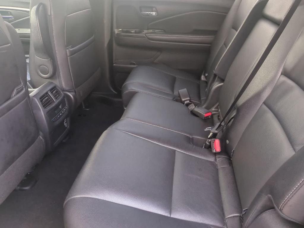 used 2022 Honda Pilot car, priced at $23,996