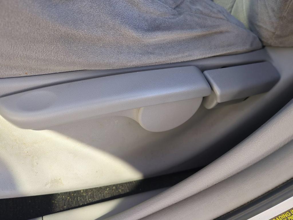 used 2013 Toyota Highlander car, priced at $9,129