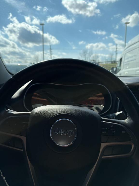 used 2019 Jeep Cherokee car, priced at $14,411