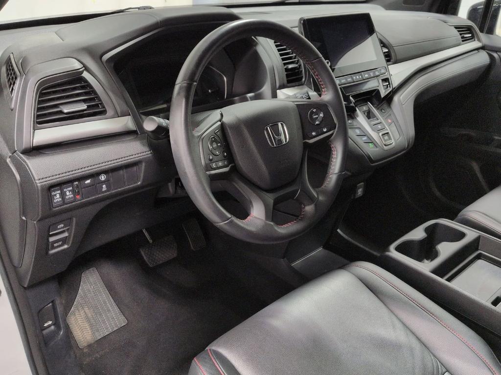 used 2024 Honda Odyssey car, priced at $33,054