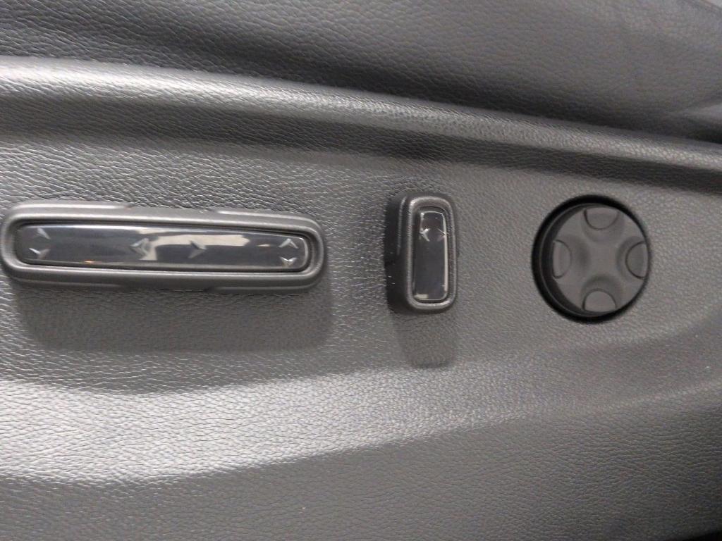 used 2024 Honda Odyssey car, priced at $33,054