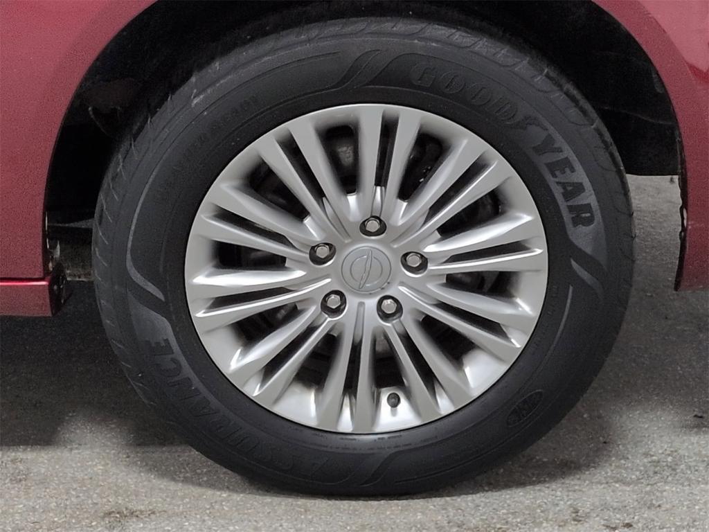 used 2015 Chrysler Town & Country car, priced at $6,425