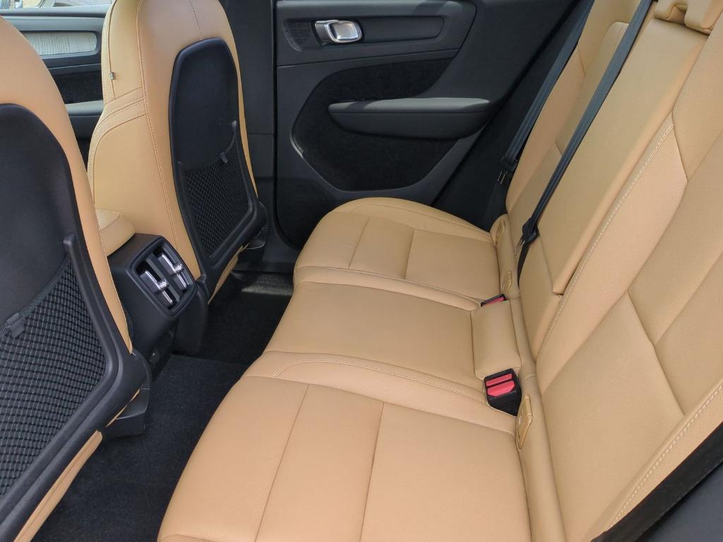 used 2020 Volvo XC40 car, priced at $21,809