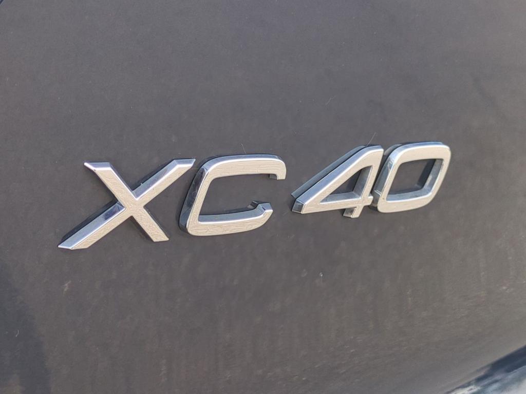 used 2020 Volvo XC40 car, priced at $21,809