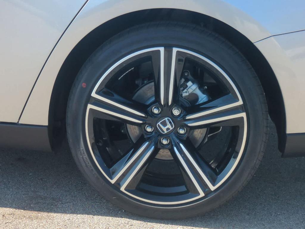 new 2026 Honda Accord Hybrid car, priced at $33,502