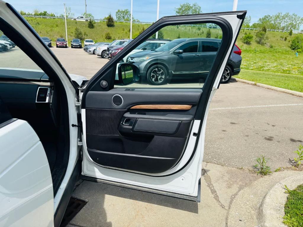 used 2018 Land Rover Discovery car, priced at $16,115