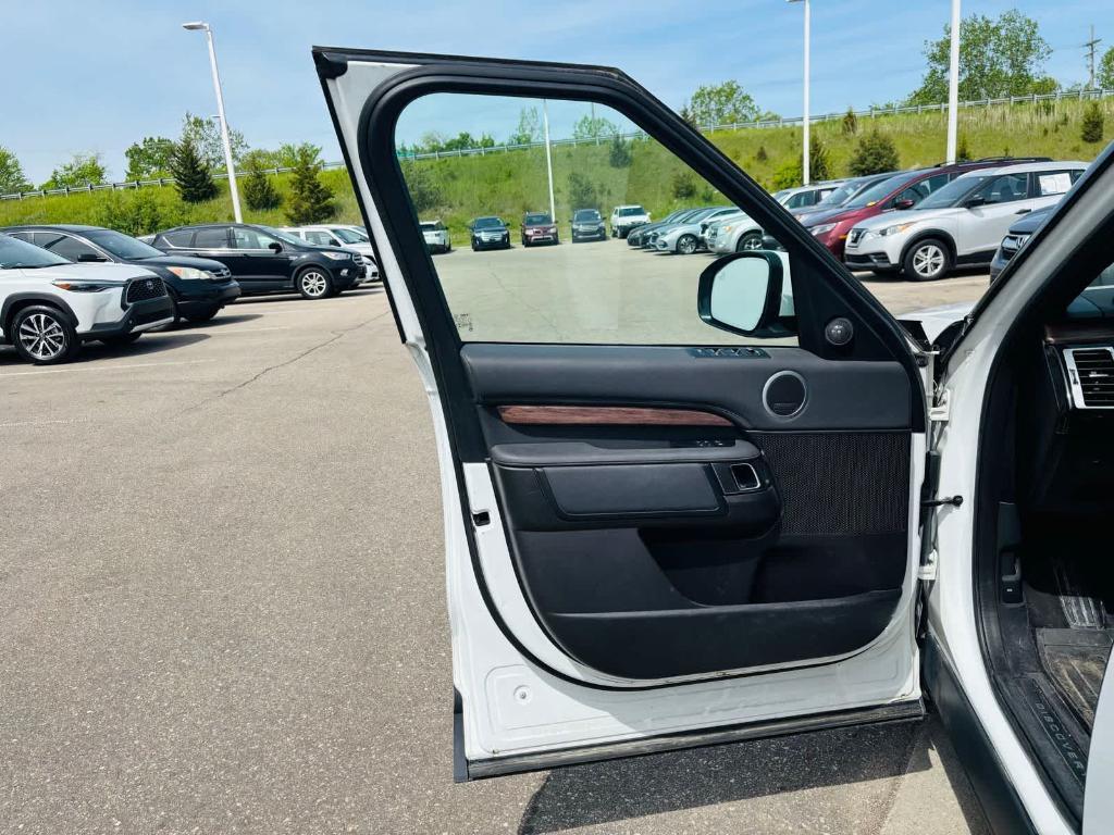 used 2018 Land Rover Discovery car, priced at $16,115