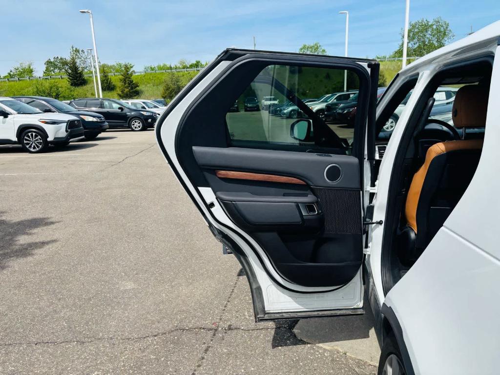 used 2018 Land Rover Discovery car, priced at $16,115