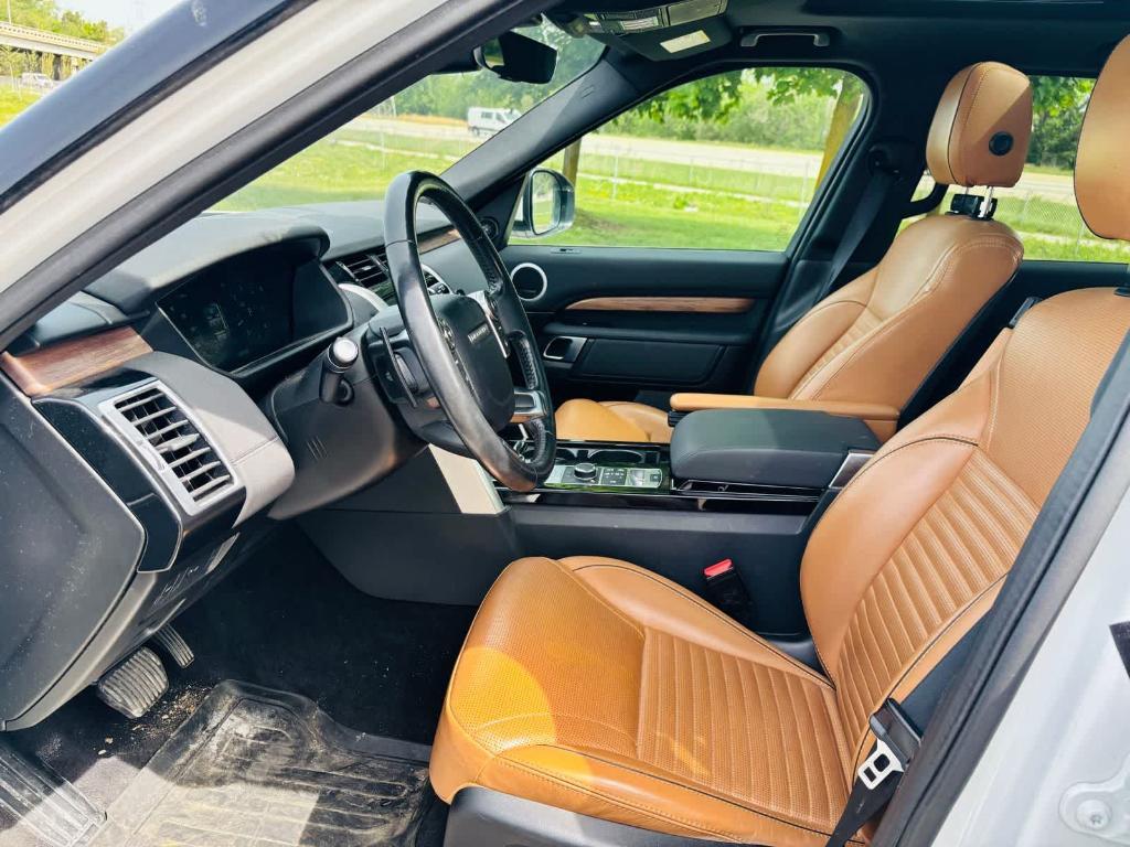 used 2018 Land Rover Discovery car, priced at $16,115