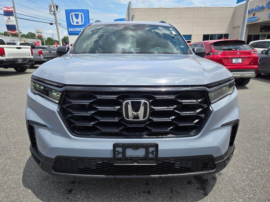 used 2025 Honda Pilot car, priced at $43,901